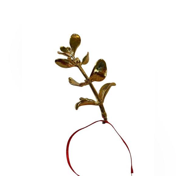 24K Gold Plated Mistletoe Ornament - Picture 3 of 8